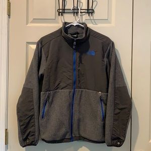 North Face fleece. Lightly worn. Boys XL (16/18)